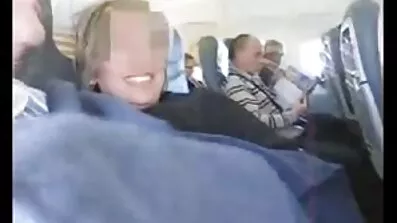 Rödhårig knullad vackra nakna äldre kvinnor i fitta och röv med två.