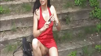 Fingering fitta med fingrar och vibrator. mogna svenska kvinnor