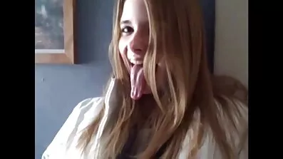 Vansinnigt vacker flicka har sexiga mogna kvinnor sex.