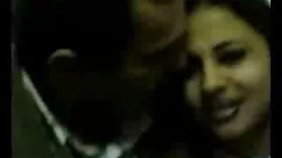 Försök att imponera mogna kvinnor i sexiga underkläder på Manuel Ferrara i sex.