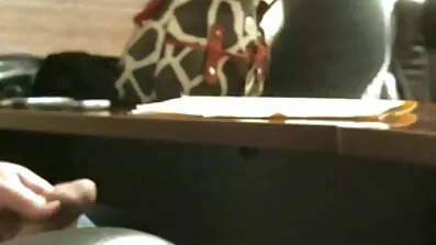 Reese Robbins kunde inte gömma sig kåta mogna damer och sög J