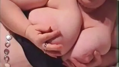 Kata har sex med en okänd kille som visar erotiska damer honom sin skamlöshet.