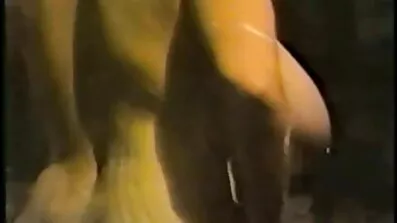 Stepmom deltar i en kåta äldre kvinnor Gangbang.