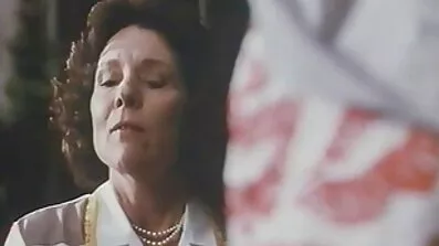 Ellie Eilish är redo för sex vid gjutningen. kåta mogna kvinnor