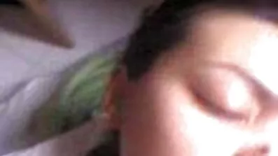 Anal sex och spermier distribution för både brunetter. mogna kåta