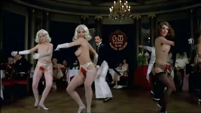Nina North var mogna kvinnor fitta benägen att sesso.La skönhet vill galet knulla.