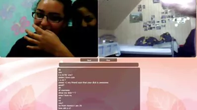 Jag knuffade den i nakna äldre kvinnor en tät röv och lade upp videon på nätverket.