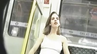 Den 52-åriga sekreteraren mogna mulliga damer föder upp en ung chef för att ha sex.