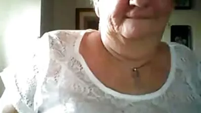 Jag kåta äldre hittade på en dejtingsajt en enda fransk kvinna inbjuden till sig själv och knulla.