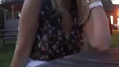 Schoolgirl Paige O OEns lickar stepdad mogna mulliga damer röv och bollar.