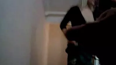 Rödhårig tik knullar med sin älskare och sexiga gamla damer sedan med sin man.