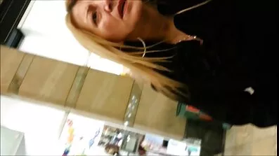 Lucas mogna damer i nylon Frost cock är efterfrågan från kvigor.