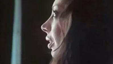 Stepmom fingering villiga äldre damer styvson.